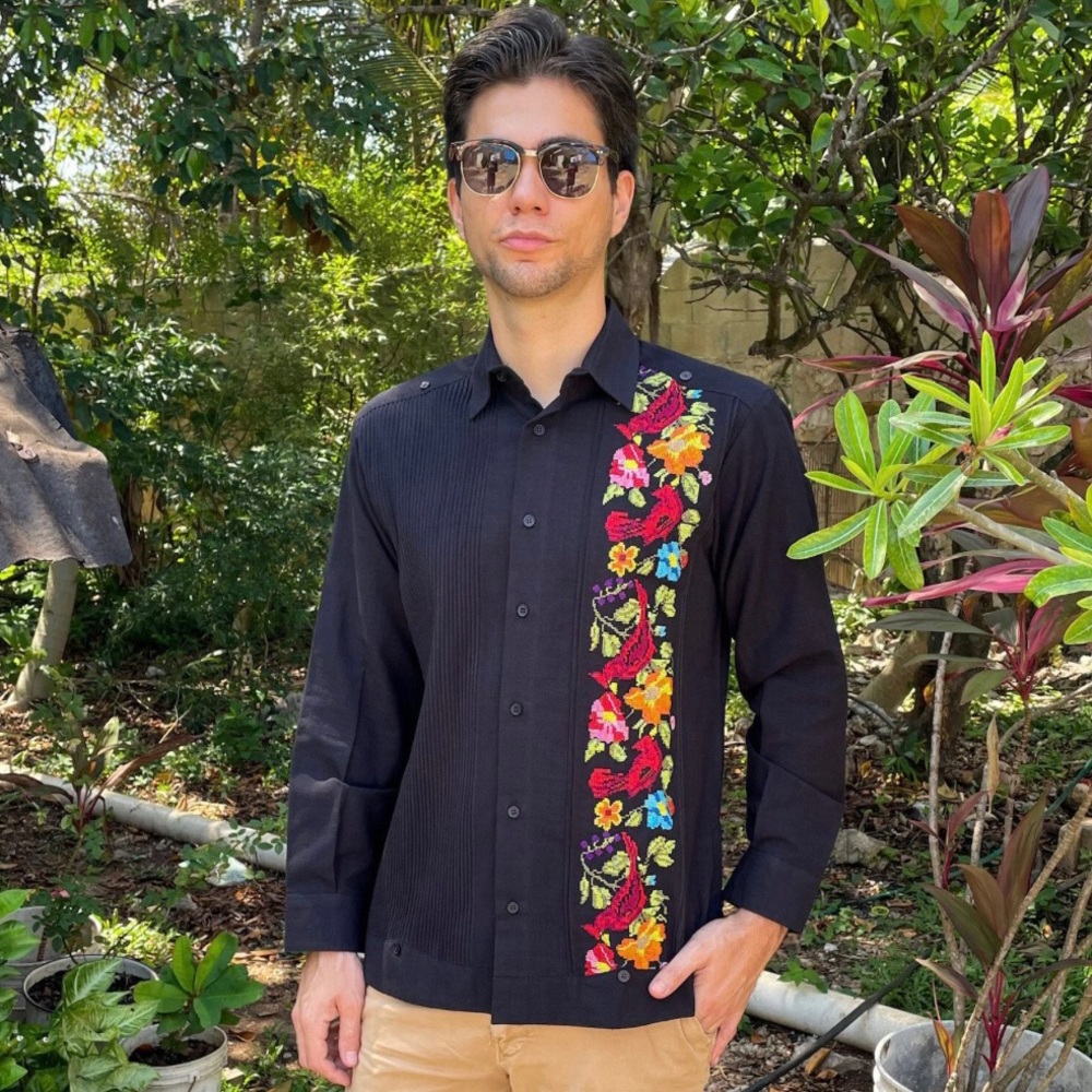 Mexican Embroidered Men’s Shirt - Picture 6 of 6